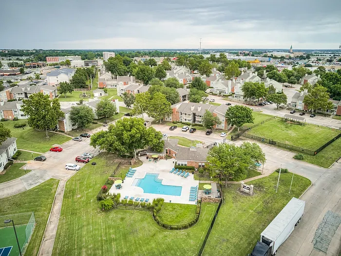 Woodland Oaks Apartments — Photo 9