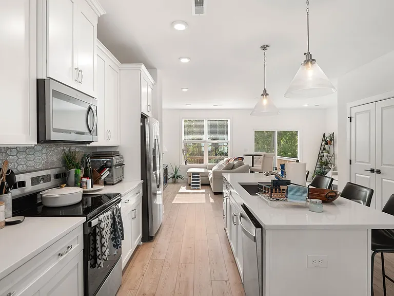 2115 Opulent Oaks Ln — Photo 6