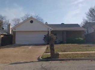 206 Valley Spring Dr, Arlington, TX 76018