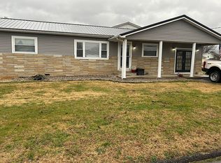 903 Virginia St, Ravenswood, WV 26164