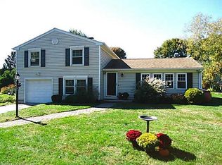 65 Farmview Dr, Guilford, CT 06437