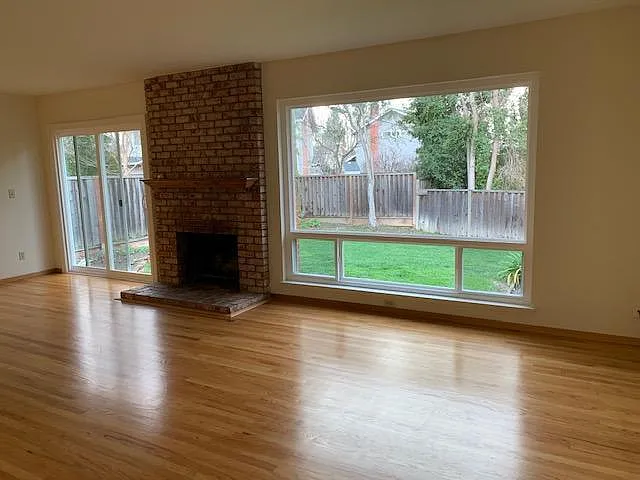 3 bed, 2.5 bath, 1636 sqft, $5,300 — Photo 2