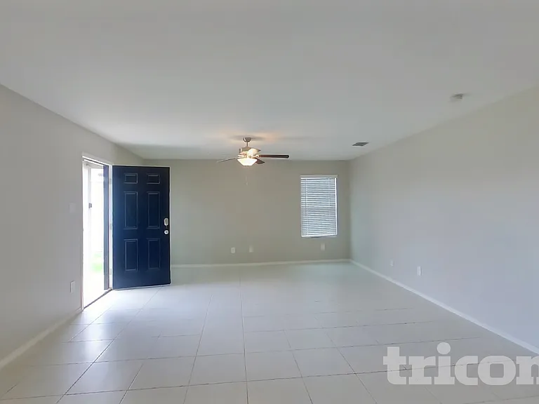 3103 Helix Bay Dr — Photo 2