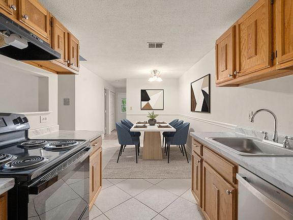 3rd image of 20 Walden Dr APT 20