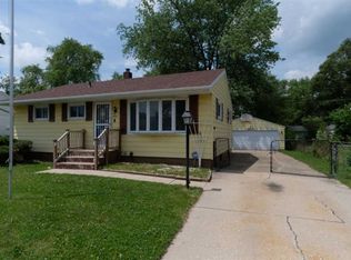1413 Kingsley Dr, Machesney Park, IL 61115
