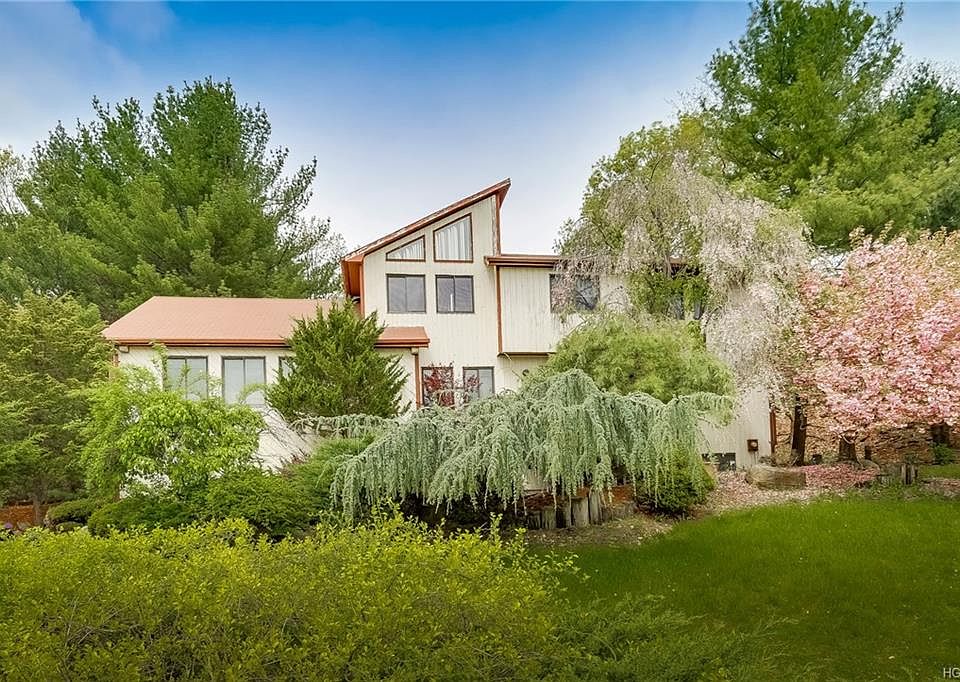 1st image of 57 Halley Dr