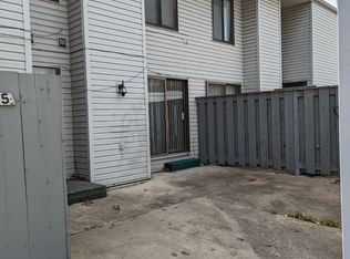 2105 Sky Line Dr, Waterloo, IA 50701