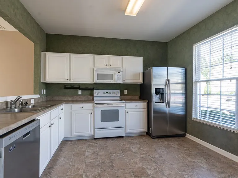 5146 Twelvepole Dr — Photo 4