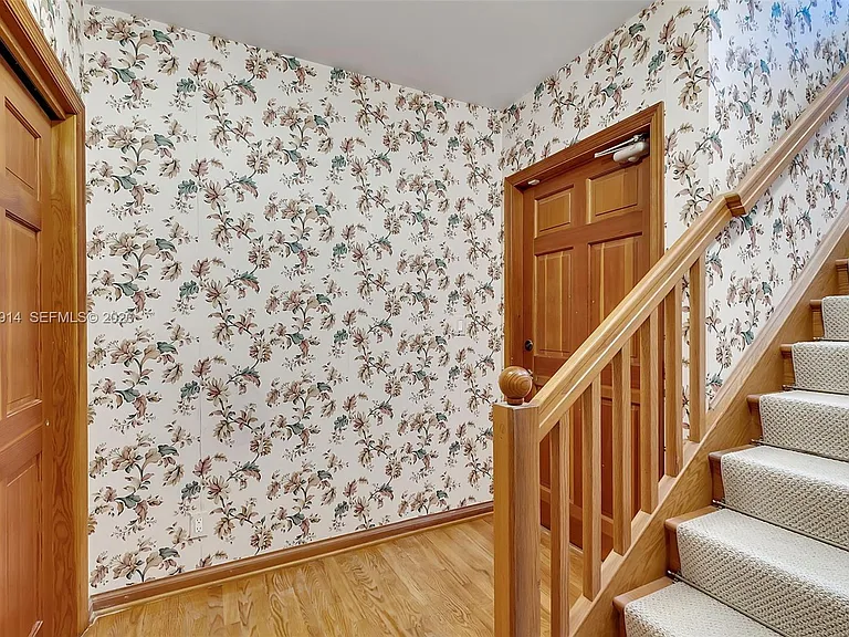 325 Bontona Ave — Photo 19