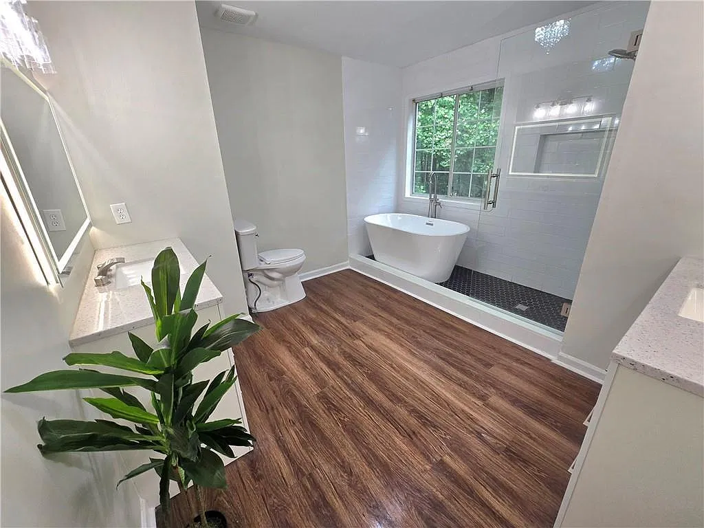 5 bed, 3.5 bath, 2560 sqft, $3,000 — Photo 4