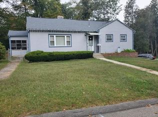 2 Pleasant St, Monson, MA 01057