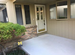 12414 Pinecrest Dr, Plymouth, MI 48170