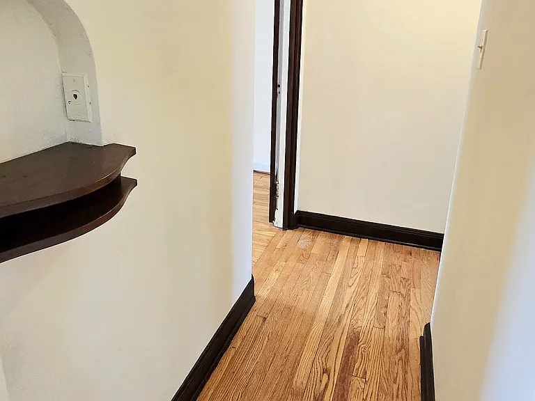 5837 Devonshire Ave — Photo 10