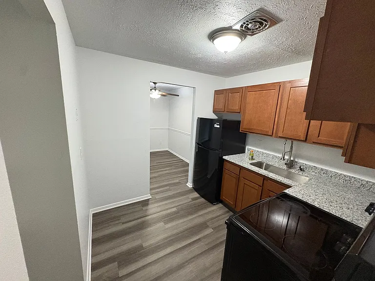 1 E Main St #12 — Photo 9