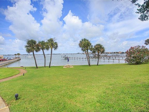 Home For Sale In Harbour Club