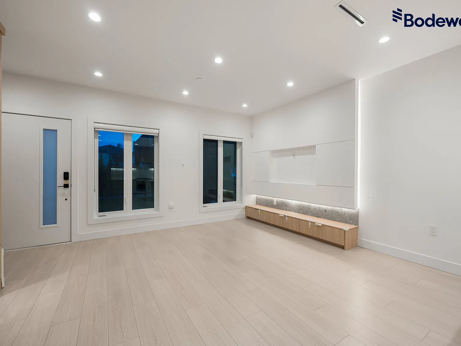 Graveley Street Duplex — Photo 2