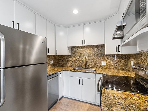 3rd image of 108 Clipper St #3
