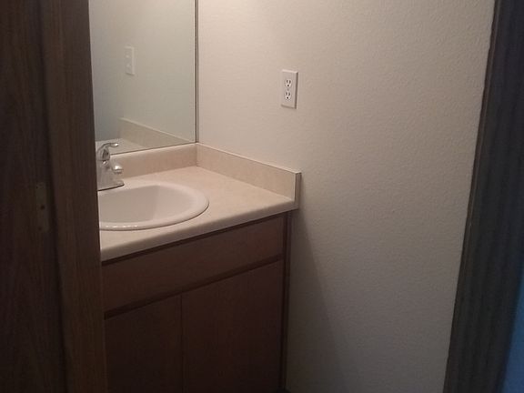5th image of 2050 Campus Dr APT 2