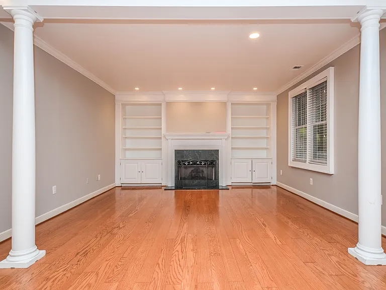 9108 Weant Dr — Photo 4