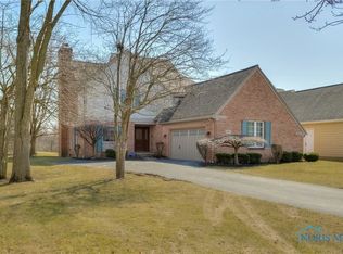 9404 Sheffield Rd, Perrysburg, OH 43551