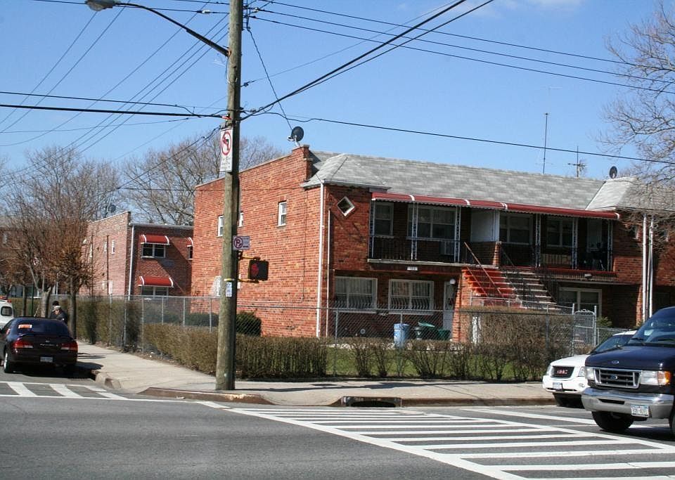 1st image of 982 E 80th St
