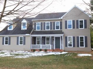 332 N Farm Dr, Lititz, PA 17543