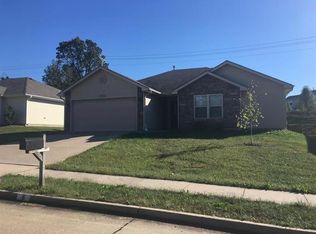 6 Amazon Dr, Columbia, MO 65202