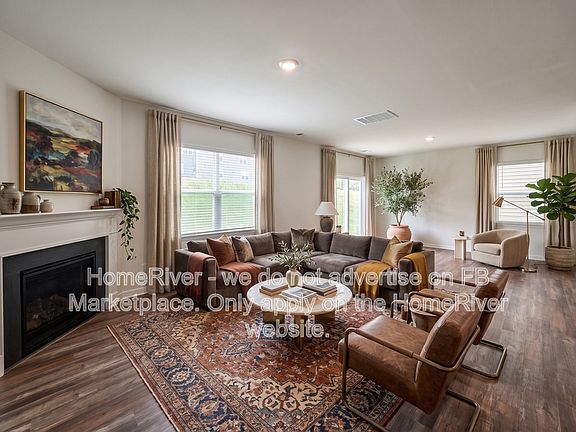 2nd image of 667 13th Avenue Dr NE