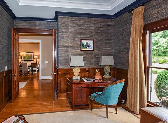 5th image of 3054 Kings Manor Dr