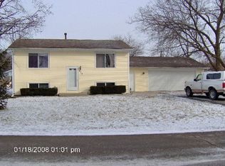 974 N Glenwood Dr, Silver Lake, WI 53170