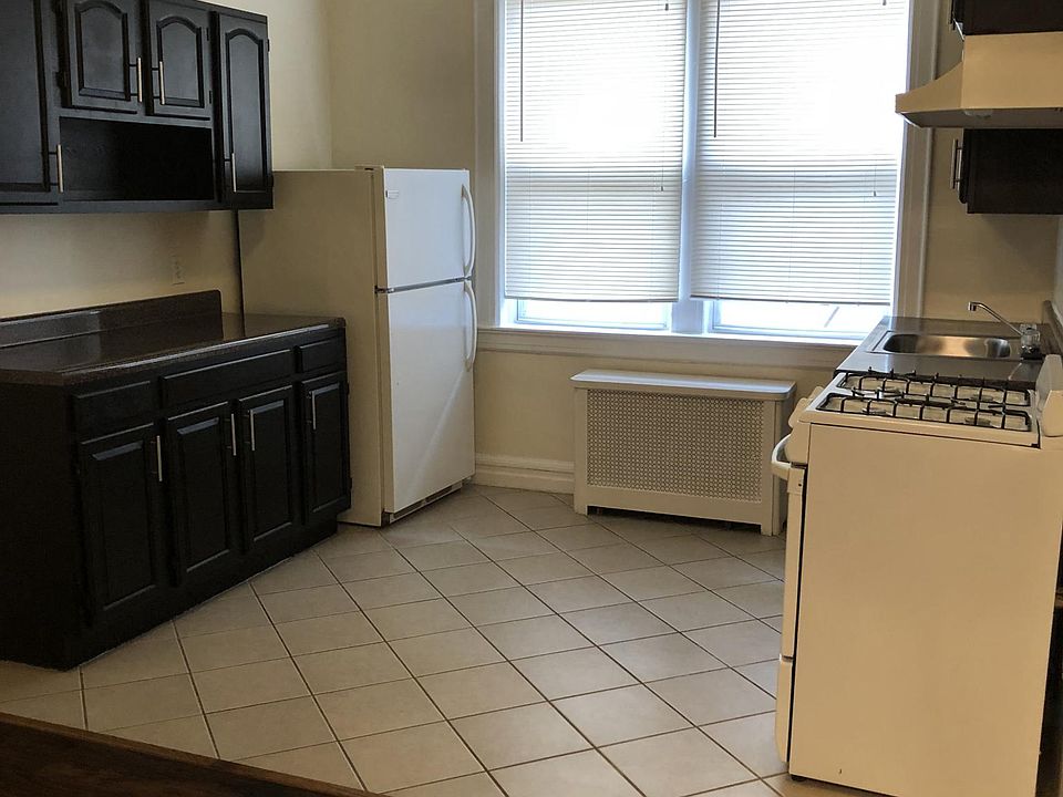 1st image of 164 S Harrison St APT 3G