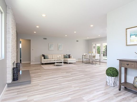3rd image of 7244 Sale Ave