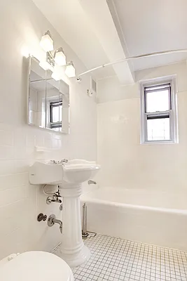 Rented by Bond New York | media 5