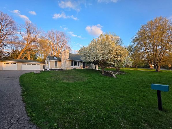 1051 Swan Ln