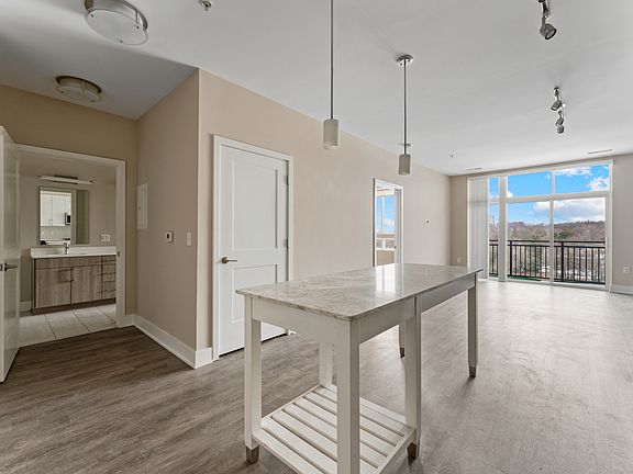 4th image of 145 Riverhaven Dr Unit 455