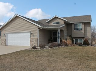 402 Cedar St, Janesville, MN 56048