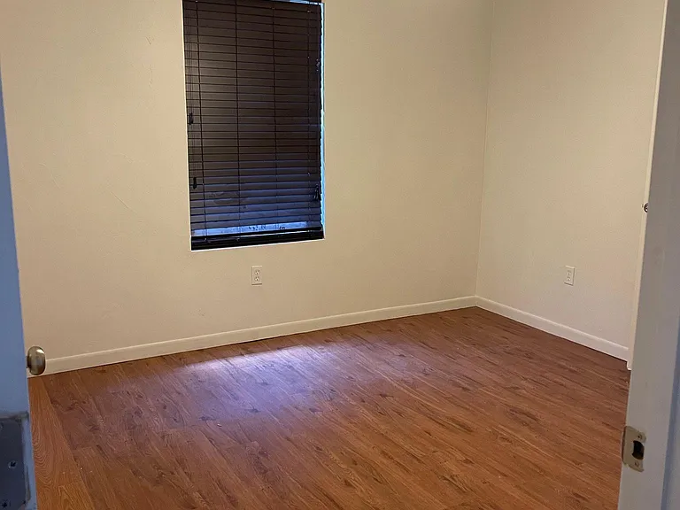 2515 N Fonshill Ave — Photo 5