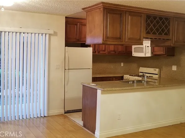 18530 Hatteras St Unit 102, Tarzana, CA 91356