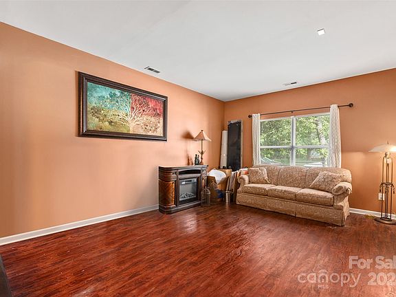 5th image of 7517 Mary Jo Helms Dr