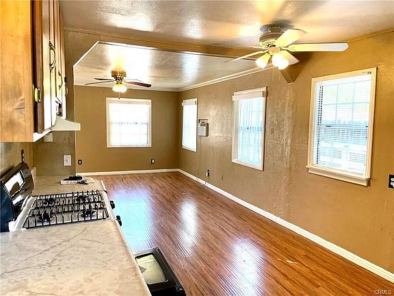 5th image of 32983 Urban Ave