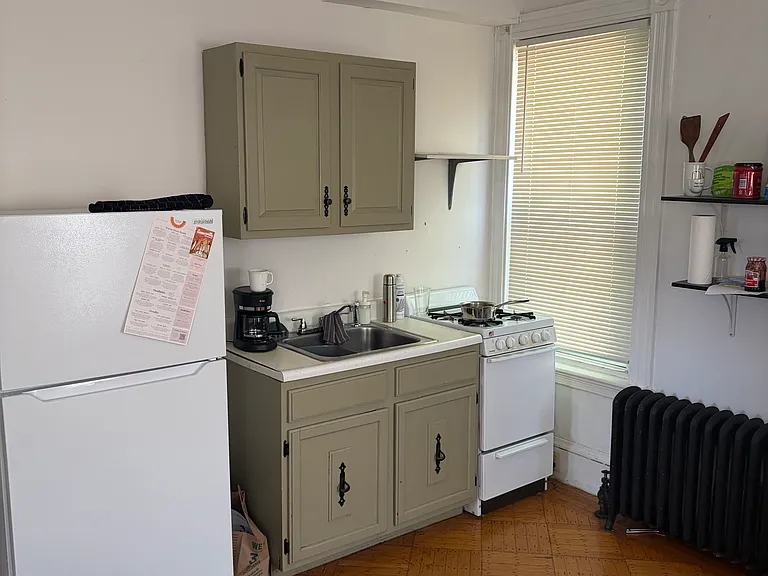 96 College Ave #1F — Photo 4