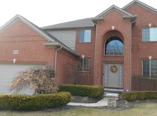 21736 Pine Cone Dr, Macomb, MI 48042