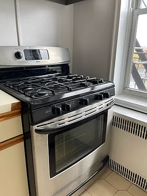 Rented by Chartwell Forest Hills Realty | media 10