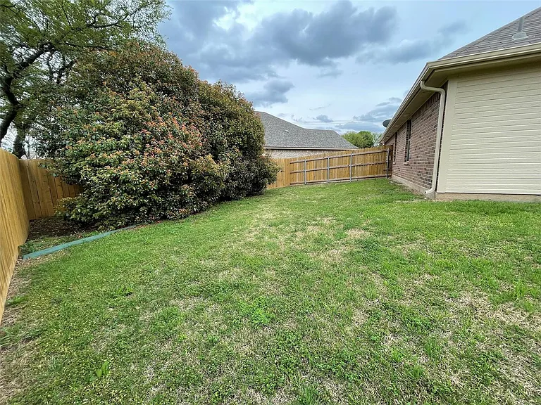 705 Rambling Ct — Photo 15