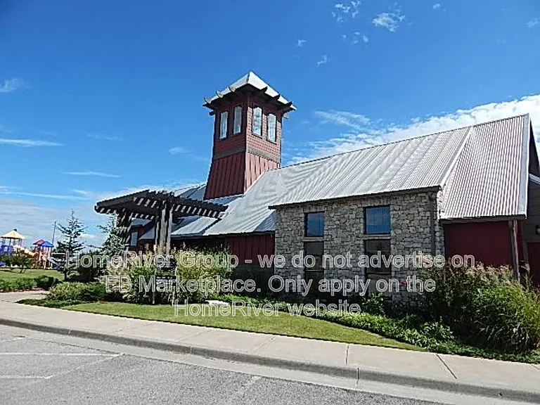 2015 E 133rd Ct — Photo 2