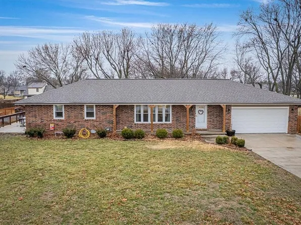 102 Park St, Lathrop, MO 64465