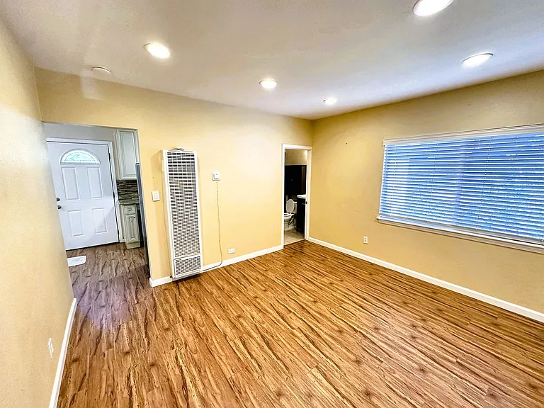 17353 Park Ave — Photo 4