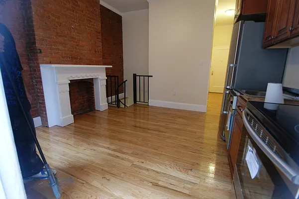 Rented by Michael Sloane Realty Company | media 2