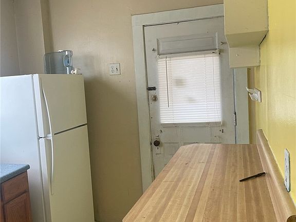 5th image of 734 Park St
