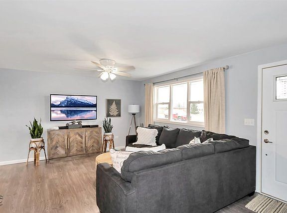 4th image of 1217 Vista Dr